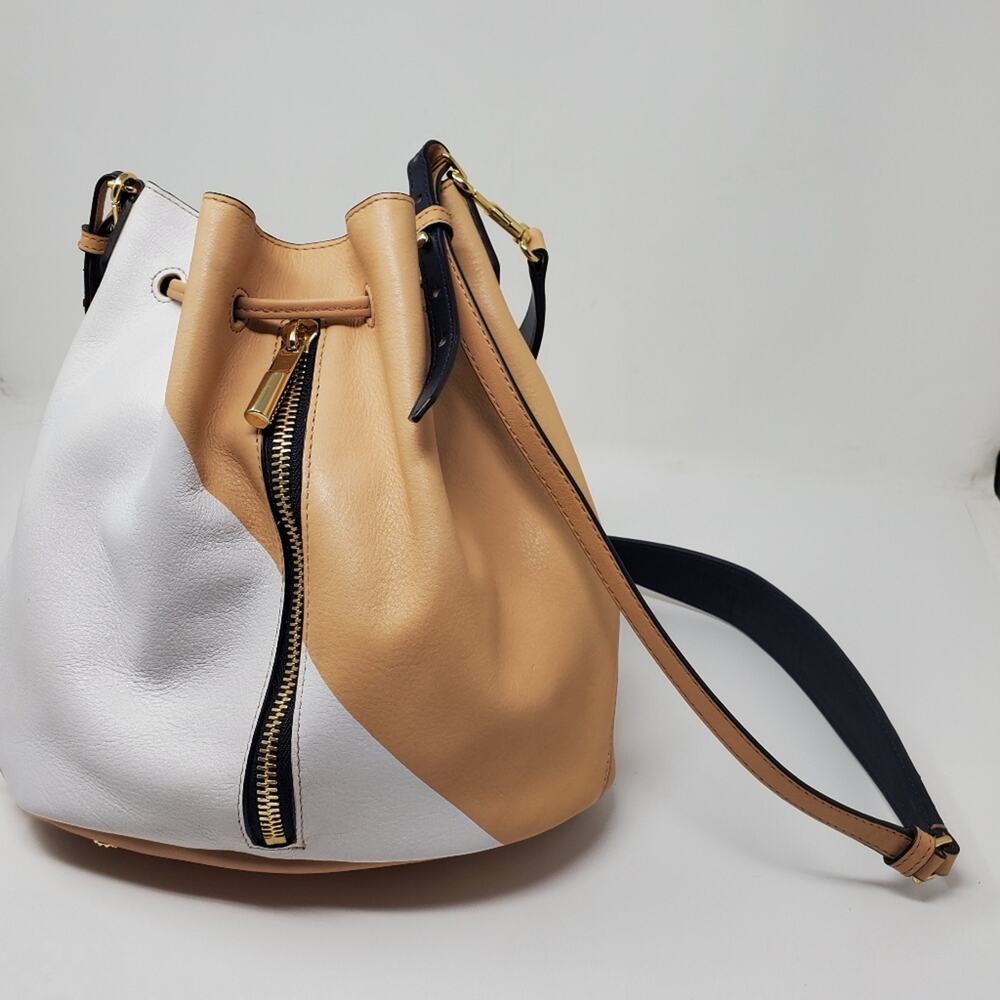Elizabeth & James Cynnie tan&white bucket drawstring small bag w/ gold hardware